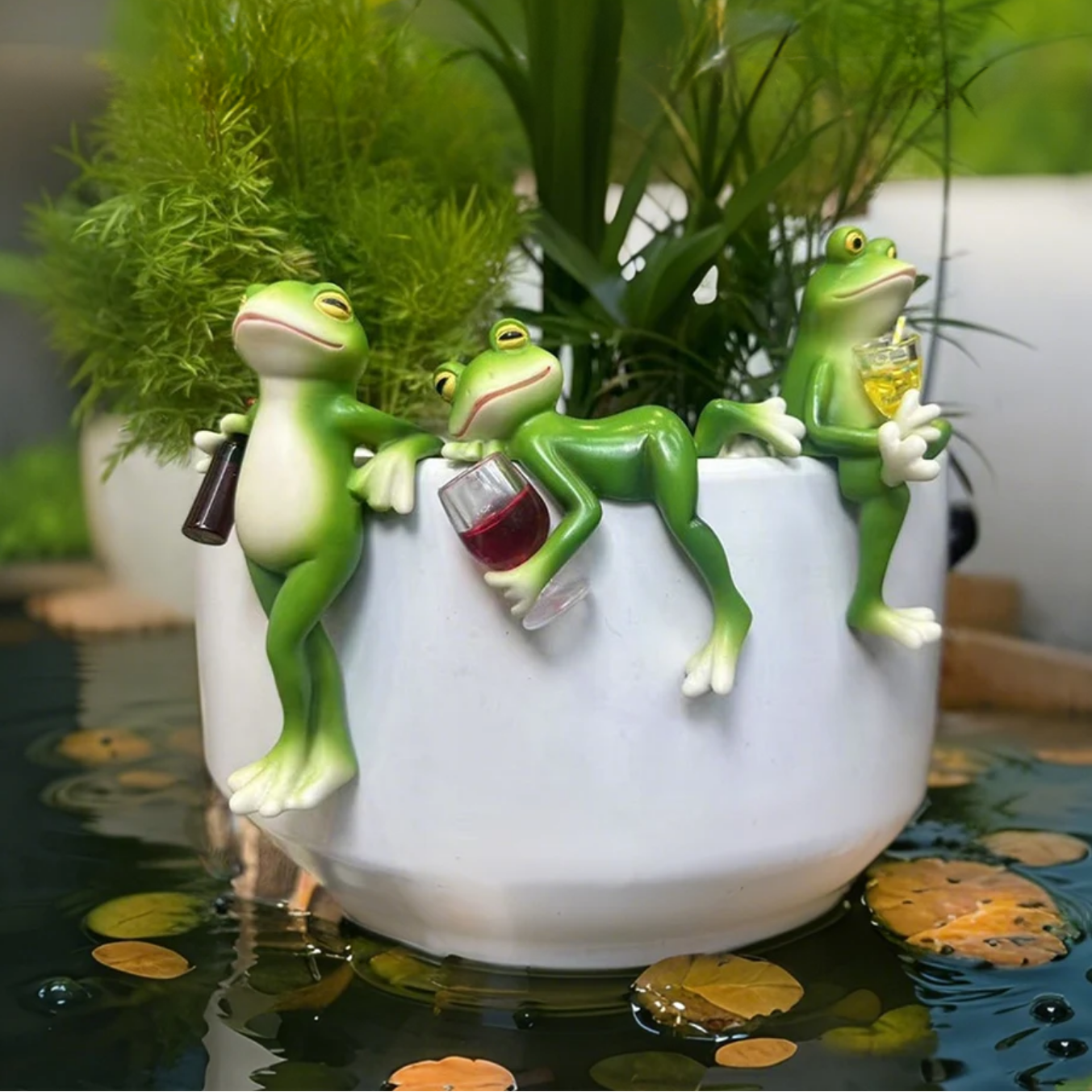 Garden Statue Frog Decor for Flower Pots Hand Painted Outdoor